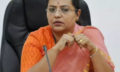 राज्यपालांची मंदिरं उघडण्याची मागणी हे षडयंत्र तर नाही ना? मंत्री यशोमती ठाकूर यांचा सवाल राज्यपालांची मंदिरं उघडण्याची मागणी हे षडयंत्र तर नाही ना? मंत्री यशोमती ठाकूर यांचा सवाल