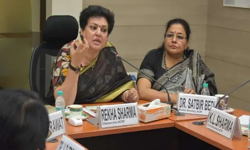 राष्ट्रीय महिला आयोग भाजपची बी टीम आहे का ?