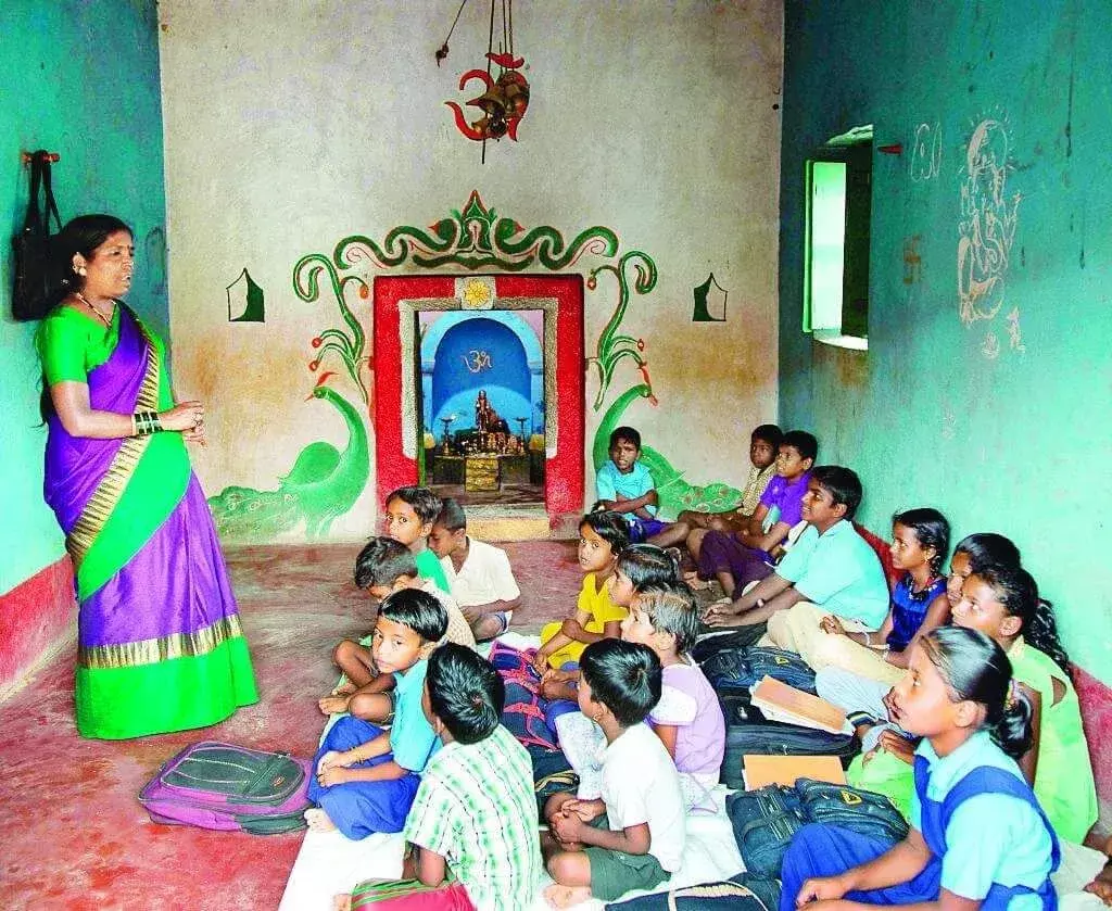 समाजाने भोगलेल्या स्त्रियांच्या मुलांना शिक्षण देणारी सीतव्वा समाजाने भोगलेल्या स्त्रियांच्या मुलांना शिक्षण देणारी सीतव्वा