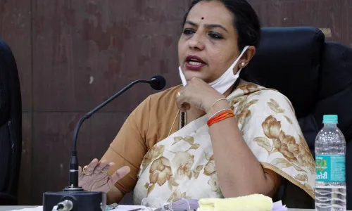 बिहारमध्ये मोफत लस, इतर राज्यात काय जनावरं राहतात का? - यशोमती ठाकुर बिहारमध्ये मोफत लस, इतर राज्यात काय जनावरं राहतात का? - यशोमती ठाकुर