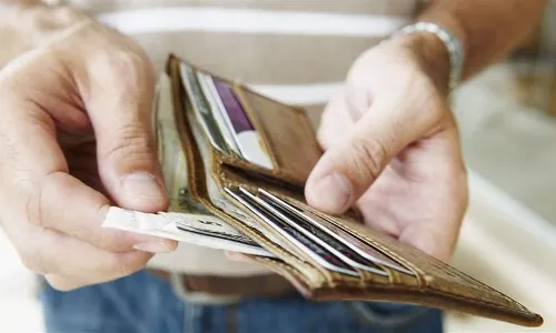 पतीचे उत्पन्न जाणून घेण्याचा पत्नीला अधिकार