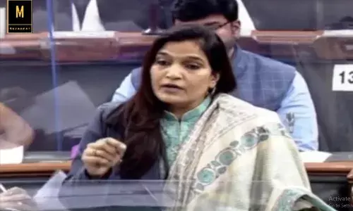 महिलांच्या आर्थीक सक्षमीकरणासाठी पोषण आहाराचे काम बचत गटांना द्या