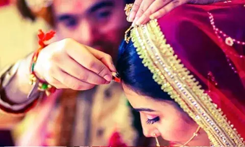 लग्न विधी पार पाडल्यानंतर कुंकू लावण्यास वधूचा नकार, म्हणाली....