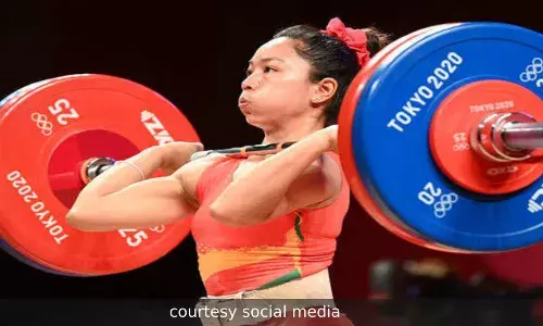 भारताचं ऑलिम्पिक पदक खातं उघडलं; मीराबाई चानू ने पटकावलं सिल्व्हर भारताचं ऑलिम्पिक पदक खातं उघडलं; मीराबाई चानू ने पटकावलं सिल्व्हर