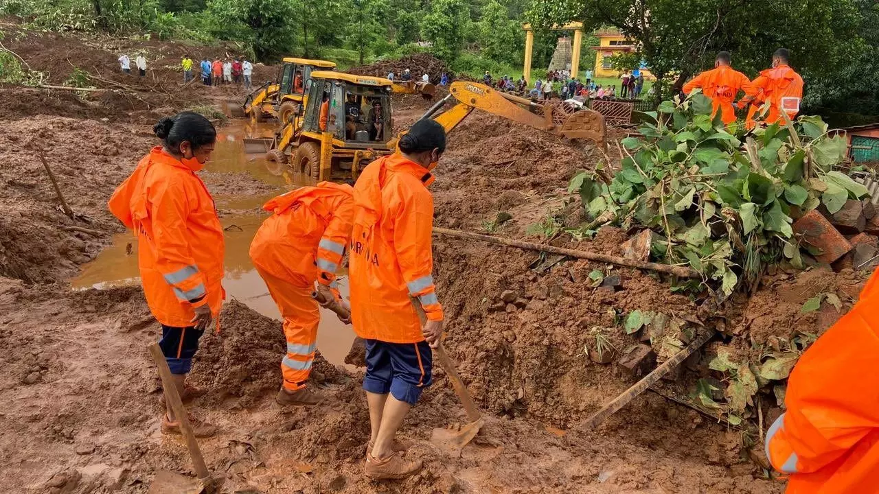 महाड: बचाव कार्याला ब्रेक, बेपत्ता असलेले 31 जण मृत घोषित, मृतांची संख्या 84 वर