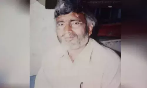 बाबा तुमच्या आठवणी हृदयात लॉकडाऊन झाल्यात. बाबा तुमच्या आठवणी हृदयात लॉकडाऊन झाल्यात.