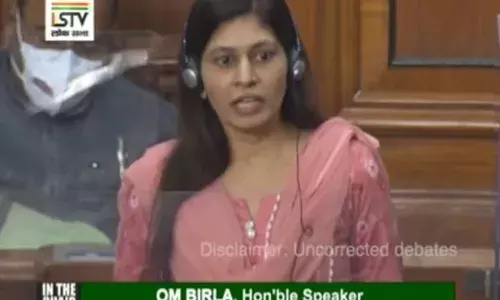 पंतप्रधान पीक विमा का मिळत नाही, रक्षा खडसें यांचा लोकसभेत केंद्र सरकारला सवाल पंतप्रधान पीक विमा का मिळत नाही, रक्षा खडसें यांचा लोकसभेत केंद्र सरकारला सवाल