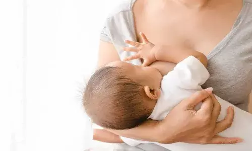 World Breastfeeding Week : अंगावरील दूधाने बाळाचे पोट भरलं की नाही हे आईनं कसं ओळखावं? World Breastfeeding Week : अंगावरील दूधाने बाळाचे पोट भरलं की नाही हे आईनं कसं ओळखावं?