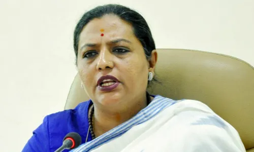 शिक्षणाची ओढ असल्यास प्रतिकूल परिस्थितीत यश मिळतं, बालगृहातील विद्यार्थ्यांच्या पाठीवर यशोमती ठाकूर यांची कौतुकाची थाप शिक्षणाची ओढ असल्यास प्रतिकूल परिस्थितीत यश मिळतं, बालगृहातील विद्यार्थ्यांच्या पाठीवर यशोमती ठाकूर यांची कौतुकाची थाप