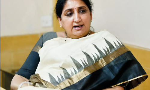 तळागाळातील माणसांना हात द्या- सुनेत्रा पवार