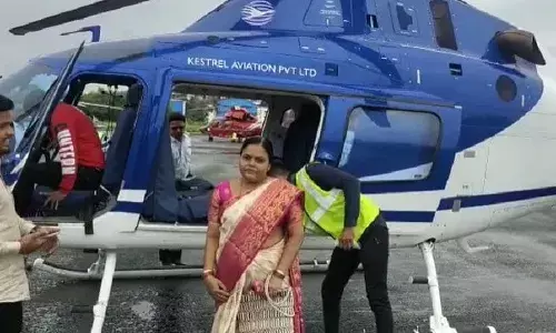 मुलाचं हे अनोखं गिफ्ट पाहून आईला आनंदाश्रू अनावर मुलाचं हे अनोखं गिफ्ट पाहून आईला आनंदाश्रू अनावर