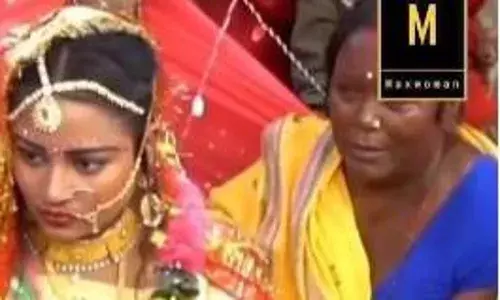 लग्नाच्या मंडपात वर आला गुटखा खाऊन,वधूने घेतला चांगलाच समाचार... लग्नाच्या मंडपात वर आला गुटखा खाऊन,वधूने घेतला चांगलाच समाचार...