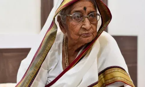 क्रांतिसिंह नाना पाटील यांच्या कन्या हौसाताई पाटील यांचे वृद्धापकाळाने निधन क्रांतिसिंह नाना पाटील यांच्या कन्या हौसाताई पाटील यांचे वृद्धापकाळाने निधन