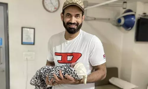 इरफान पठाण व साफा यांच्या घरी नवा पाहूना...बाळाचे नाव देखील केलं ट्विट.. इरफान पठाण व साफा यांच्या घरी नवा पाहूना...बाळाचे नाव देखील केलं ट्विट..