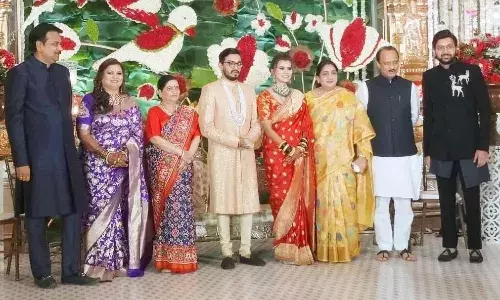 हर्षवर्धन पाटलांच्या मुलीचं लग्न ठरतंय सुपर स्प्रेडर, नवरीच कोरोना पॉझिटीव्ह निघाली! हर्षवर्धन पाटलांच्या मुलीचं लग्न ठरतंय सुपर स्प्रेडर, नवरीच कोरोना पॉझिटीव्ह निघाली!