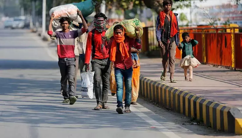 श्रमिकांनी पंतप्रधान मोदींचं विधान खोडून काढलं, म्हणाले, आम्ही आमच्या मर्जीने गावी गेलो!