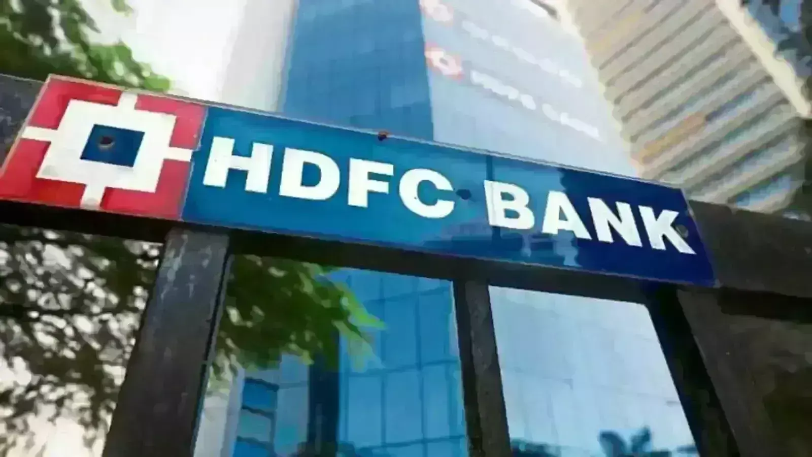 HDFC बँकेने केली एफडीवरील व्याजदरात वाढ; आजपासून होणार लागू..