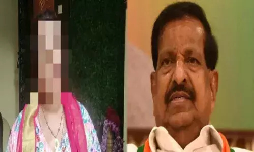 गणेश नाईकांना चर्चेची दारं खुली, पिडीतेच्या वकिलांचा खुलासा गणेश नाईकांना चर्चेची दारं खुली, पिडीतेच्या वकिलांचा खुलासा
