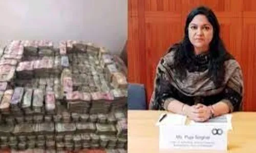 IAS पूजा सिंघल यांच्यावरील ED छाप्यानंतर केलं निलंबित.. IAS पूजा सिंघल यांच्यावरील ED छाप्यानंतर केलं निलंबित..