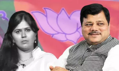 पंकजा ताईंसाठी विधानपरिषद म्हणजे जीवन मरणाचा.. - प्रवीण दरेकर