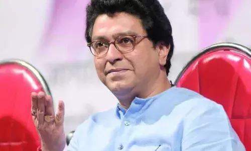 एका आमदारा वरून.. शिवसेनेचा राज ठाकरेंवर निशाणा.. एका आमदारा वरून.. शिवसेनेचा राज ठाकरेंवर निशाणा..