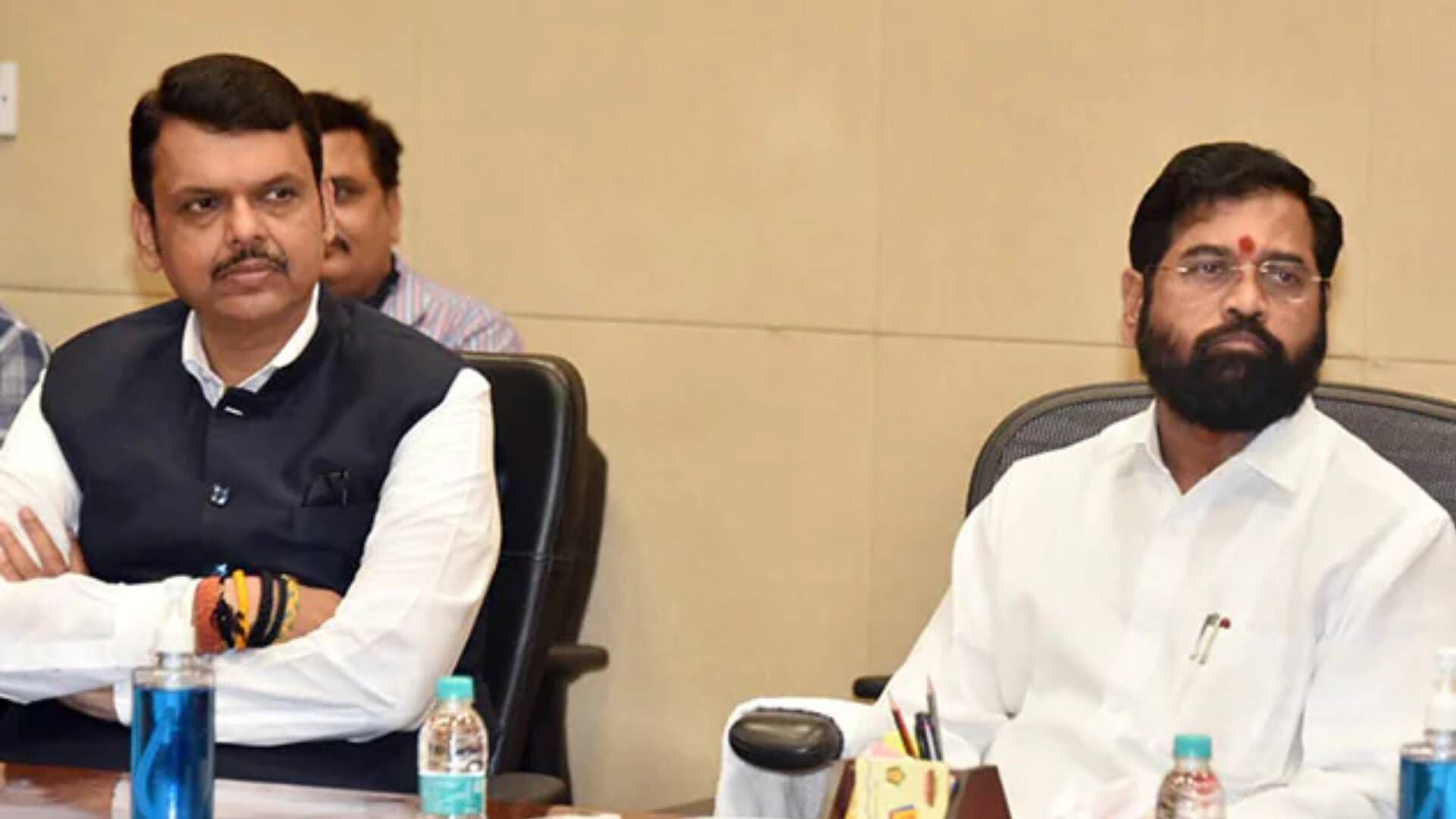 ''अर्रर्रर्रर्रर्रर्र.., काही इज्जत आहे की नाही..'' शिवसेना नेत्याचा ...