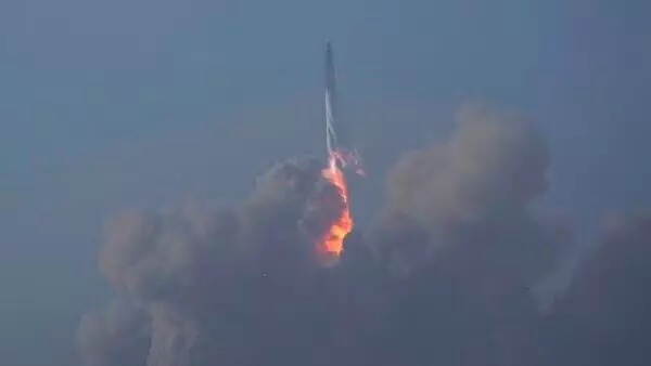 SpaceXs Starship : प्रक्षेपणाच्या 4 मिनिटांनंतर सर्वात शक्तिशाली रॉकेटचा स्फोट...