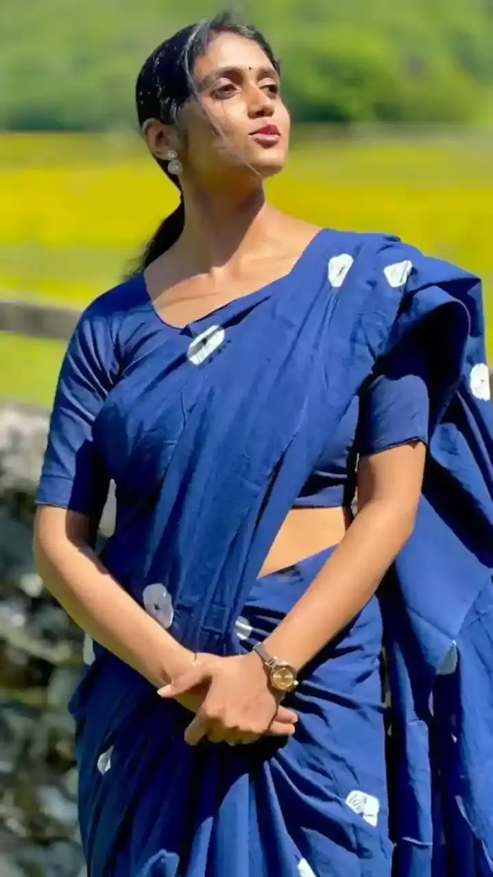 रिंकू राजगुरूचा निळ्या साडीतील भन्नाट लूक व्हायरल