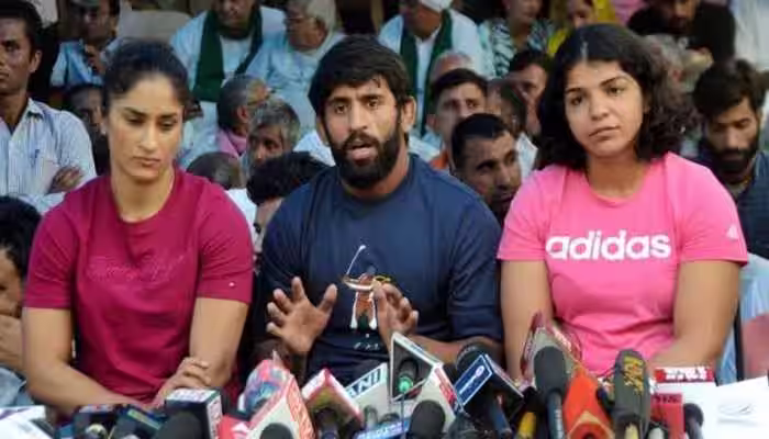 देशातील कुस्तीपटूंना मोठा धक्का देशातील कुस्तीपटूंना मोठा धक्का