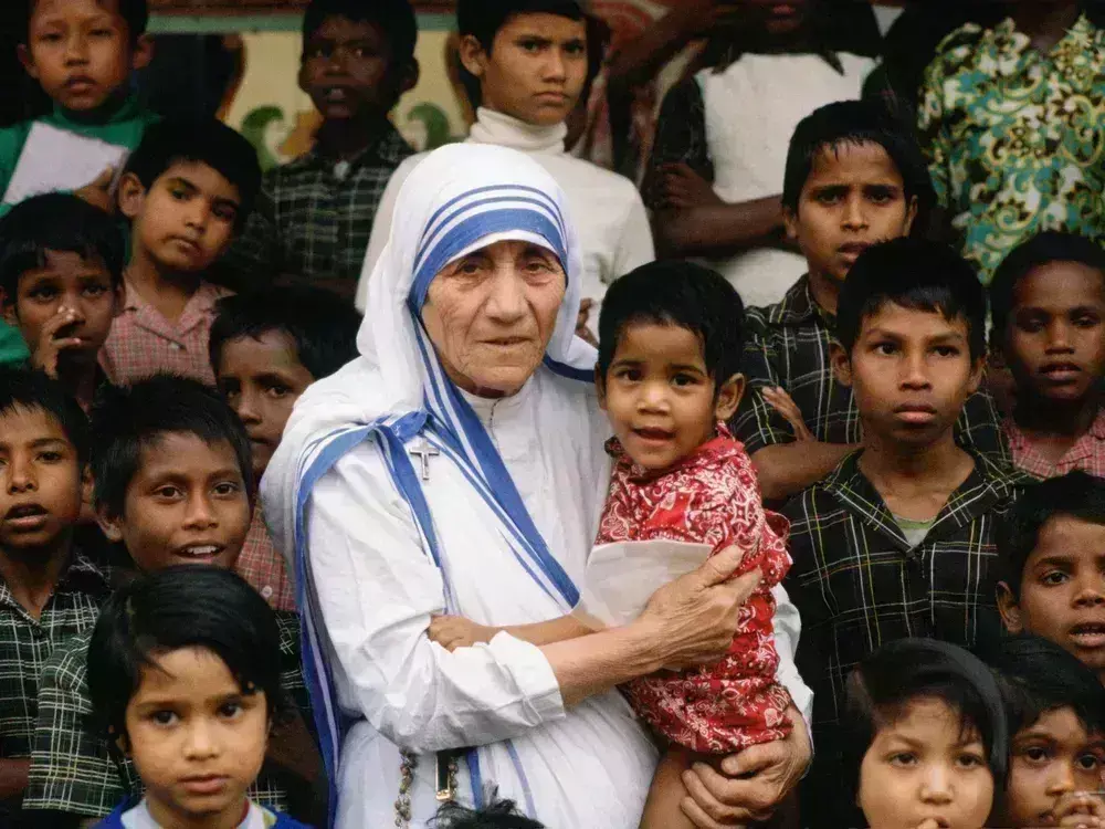 Mother Teresa Birth Anniversary: मानवतेसाठी आयुष्य वाहिलेल्या भारतरत्न मदर टेरेसा.