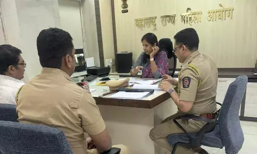 ठाणे पोलिसांना व्यक्तिशः हजर राहण्याचे राज्य महिला आयोगाचे निर्देश ठाणे पोलिसांना व्यक्तिशः हजर राहण्याचे राज्य महिला आयोगाचे निर्देश
