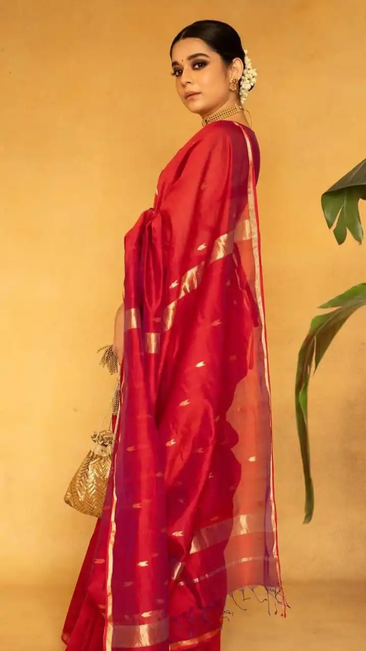 साडीतली मिथिला करतेय घायाळ