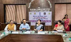 ऊसतोडणी कामगार महिलांच्या आरोग्याची काळजी घेण्यासाठी आरोग्य मित्र उपक्रम - रुपाली चाकणकर