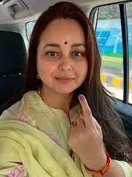 बिहारपराजयानंतर लालू यादवांची मुलगी रोहिणी आचार्यचा राजकारणाला बाय-बाय