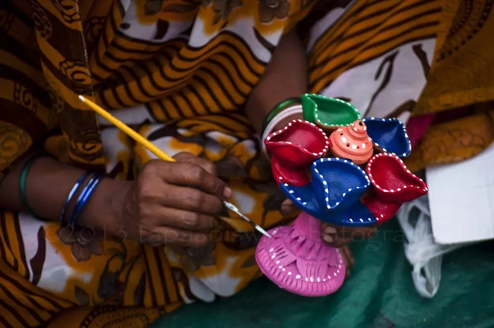 हस्तकलेतून आर्थिक स्वावलंबन