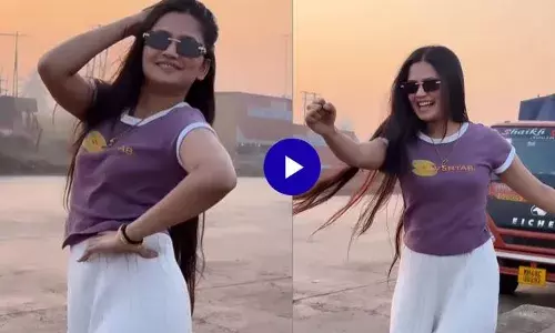 गौतमी पाटीलचा हायवेवर धुरंधर डान्स!