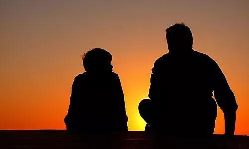 आता मुलांना चांगले संस्कार देण्यावर भर द्यायला हवा आता मुलांना चांगले संस्कार देण्यावर भर द्यायला हवा