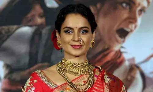 बाईपणाचं कार्ड! बाईपणाचं कार्ड!