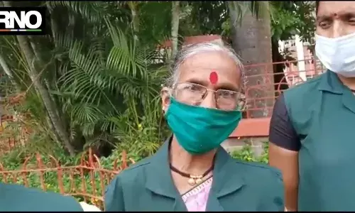 ‘आता तरी 2 लाखाचा विमा द्या’ 56 वर्षीय स्वच्छता कर्मचारी आजींची मागणी ‘आता तरी 2 लाखाचा विमा द्या’ 56 वर्षीय स्वच्छता कर्मचारी आजींची मागणी