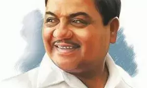 जयंती विषेश : महिला सरपंचांना ध्वजारोहणाचा हक्क देणारे आबा जयंती विषेश : महिला सरपंचांना ध्वजारोहणाचा हक्क देणारे आबा