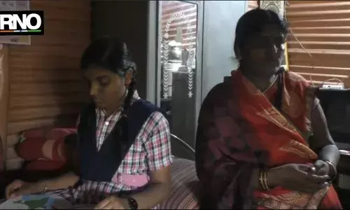 ‘पोरीला डाक्टर बनायचंय थोडी मदत करा...’ आईचं आवाहन ‘पोरीला डाक्टर बनायचंय थोडी मदत करा...’ आईचं आवाहन