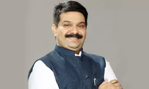 जिच्या हाती पाळण्याची दोरी ती जग उद्धारी..- प्रसाद लाड