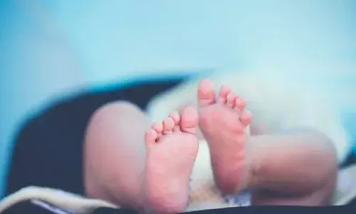 हेडलाईन लिहीणाऱ्यांनो आई एकटी मुलांना पैदा करत नाही... हेडलाईन लिहीणाऱ्यांनो आई एकटी मुलांना पैदा करत नाही...