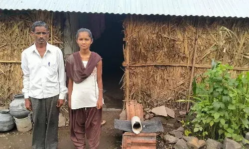 योगीताने लावला झोपडीतील पणतीच्या उजेडात यशाचा दिवा योगीताने लावला झोपडीतील पणतीच्या उजेडात यशाचा दिवा