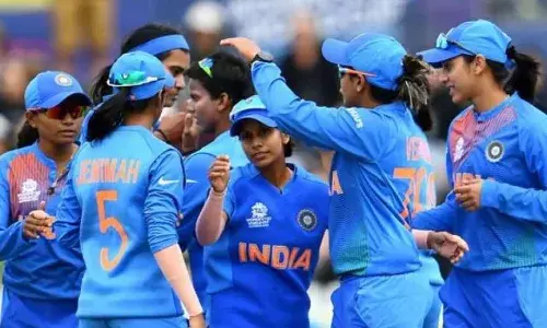 भारतीय महिला क्रिकेट संघाचा सामना न खेळताच अंतिम फेरीत प्रवेश