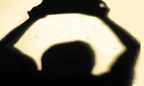 बीडमध्ये पुन्हा हत्याकांड, पतीनेच केली दोन मुलांसह पत्नीची निर्घृण हत्या बीडमध्ये पुन्हा हत्याकांड, पतीनेच केली दोन मुलांसह पत्नीची निर्घृण हत्या