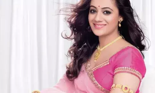 अभिनेत्री स्पृहा जोशीची ही खास कविता पहाच... अभिनेत्री स्पृहा जोशीची ही खास कविता पहाच...