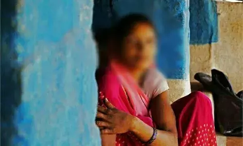 लॉकडाऊन आणि एकल महिला लॉकडाऊन आणि एकल महिला