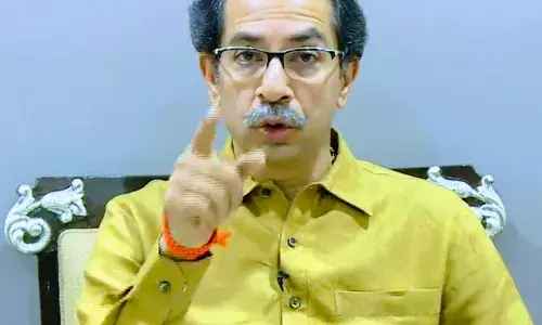 उद्धव ठाकरे तुम्हालाही ‘आपला माणूस’ वाटतात का? उद्धव ठाकरे तुम्हालाही ‘आपला माणूस’ वाटतात का?