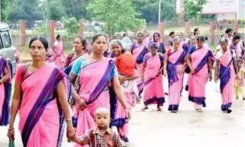 कोरोनाच्या लढ्यात पिंक आर्मी मैदानात कोरोनाच्या लढ्यात पिंक आर्मी मैदानात